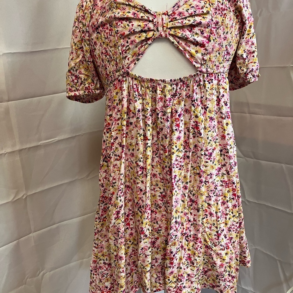 Three Dress Bundle - Picture 6 of 11